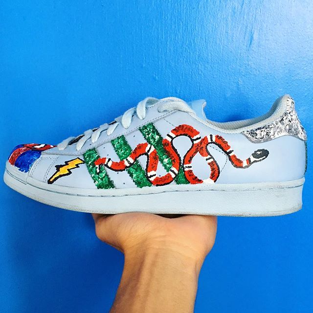 E os adidas personalizados...